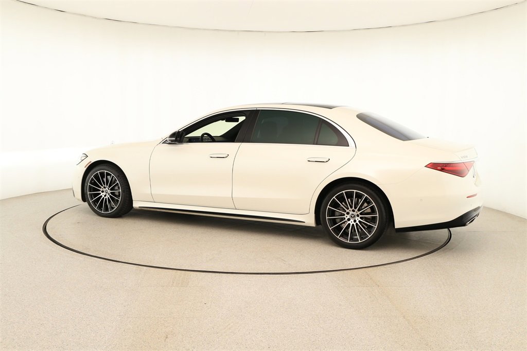 Used 2022 Mercedes-Benz S 580 4MATIC Sedan image 3