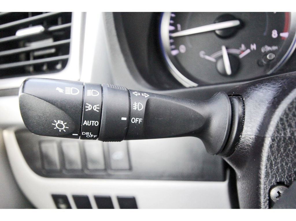 Used 2016 Toyota Highlander XLE FWD image 18