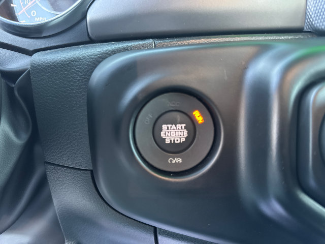 Certified 2023 Jeep Gladiator Sport AWD/4WD image 14