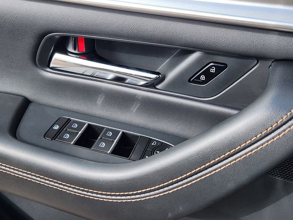 New 2026 MAZDA CX-90 Plug-In Hybrid w/ Preferred image 9