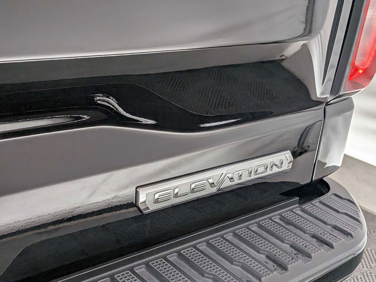 Used 2024 GMC Sierra 1500 Elevation w/ LPO, Elevation Black Package image 14