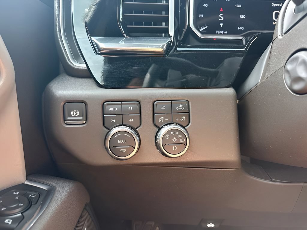 Used 2025 GMC Sierra 1500 SLT w/ SLT Premium Plus Package AWD/4WD image 25