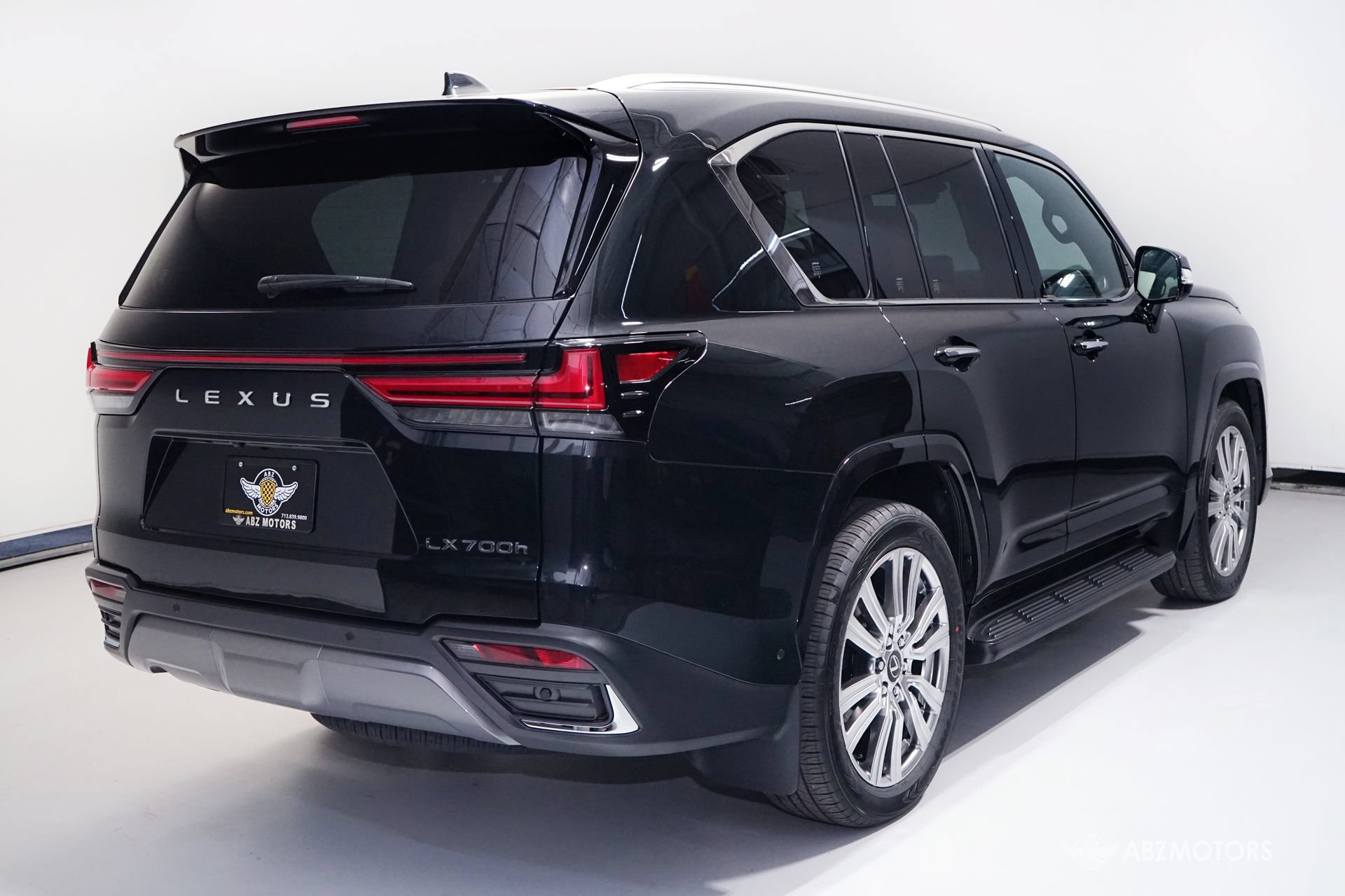 Used 2026 Lexus LX 700h Ultra Luxury w/ Accessory Package (Z1) AWD/4WD image 5
