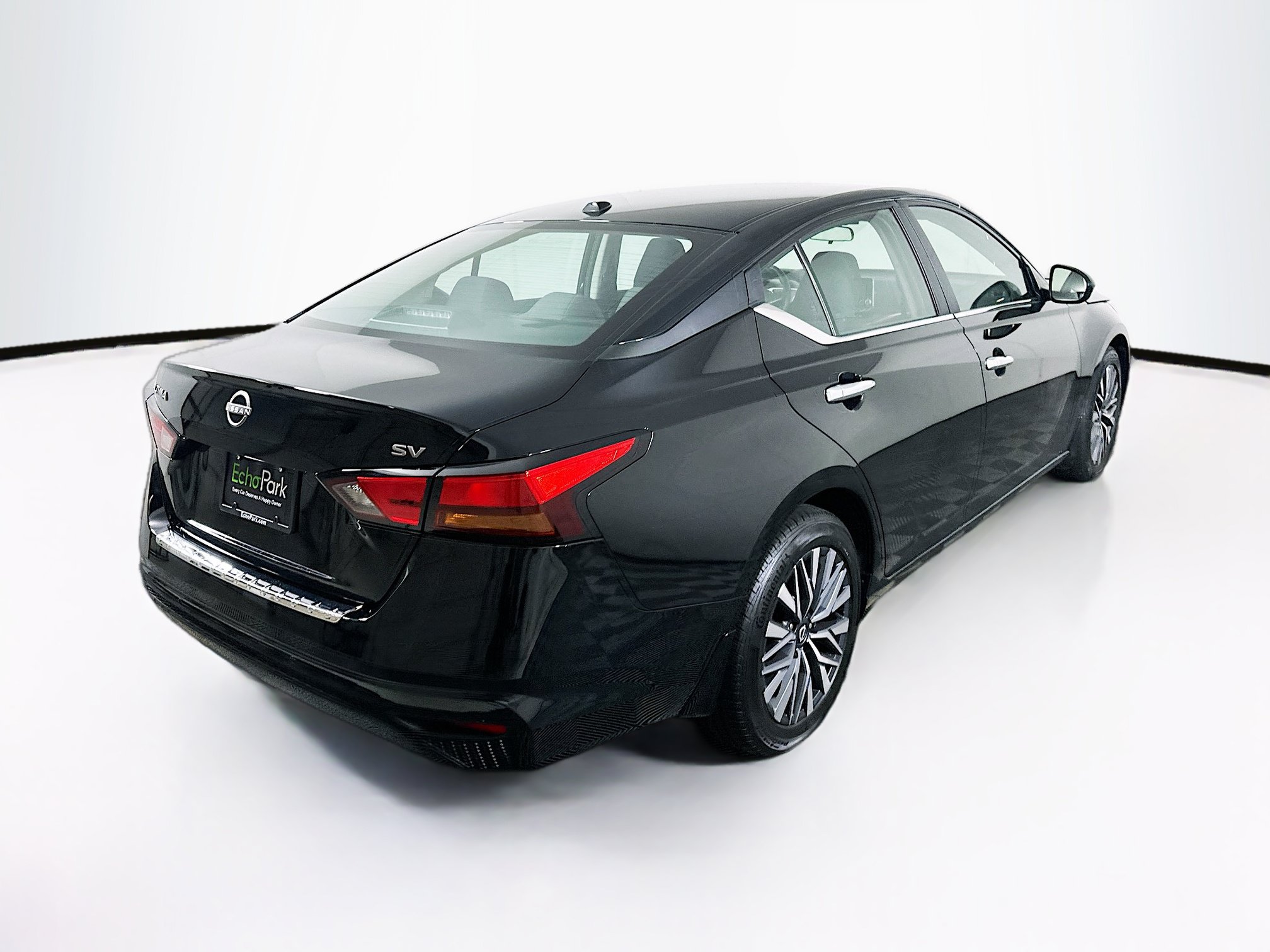Used 2023 Nissan Altima 2.5 SV FWD image 9