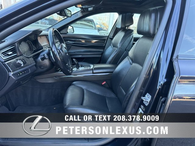 Used 2015 BMW 750i image 23