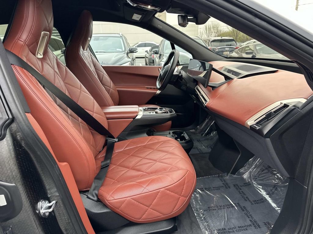 Used 2023 BMW iX xDrive50 image 39