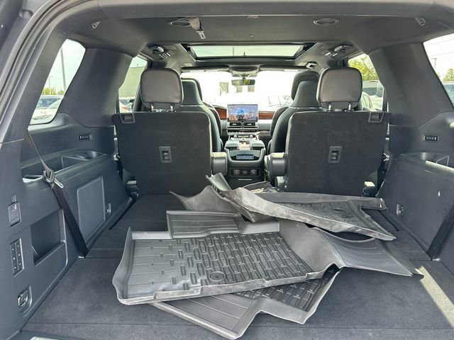 Used 2022 Lincoln Navigator Reserve image 12