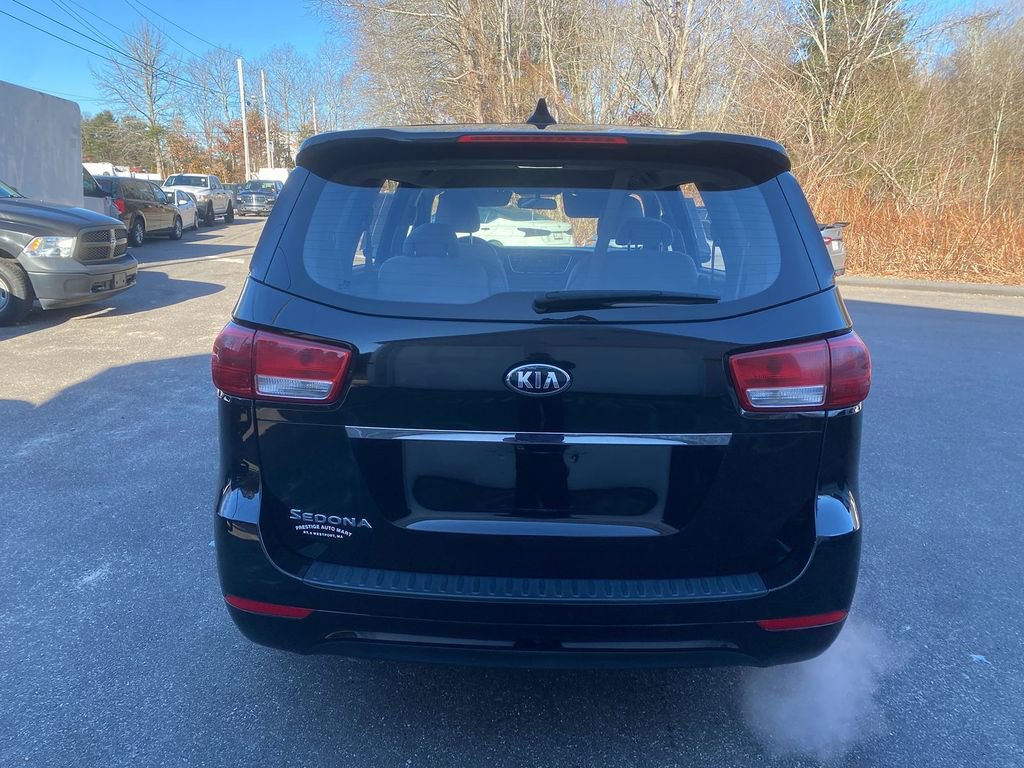 Used 2018 Kia Sedona L image 6