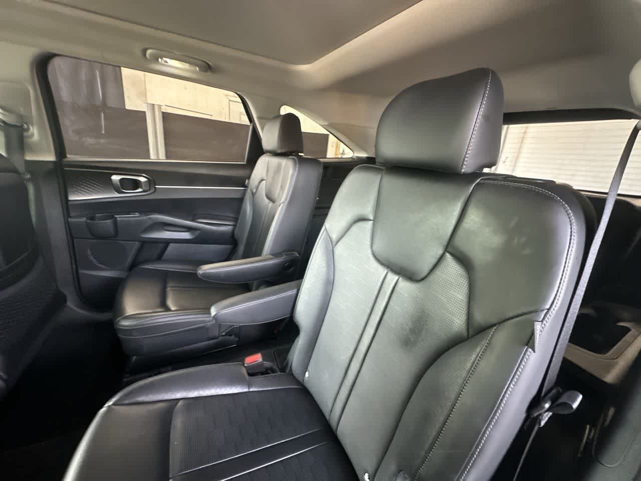Used 2024 Kia Sorento EX w/ Panoramic Sunroof Package FWD image 22