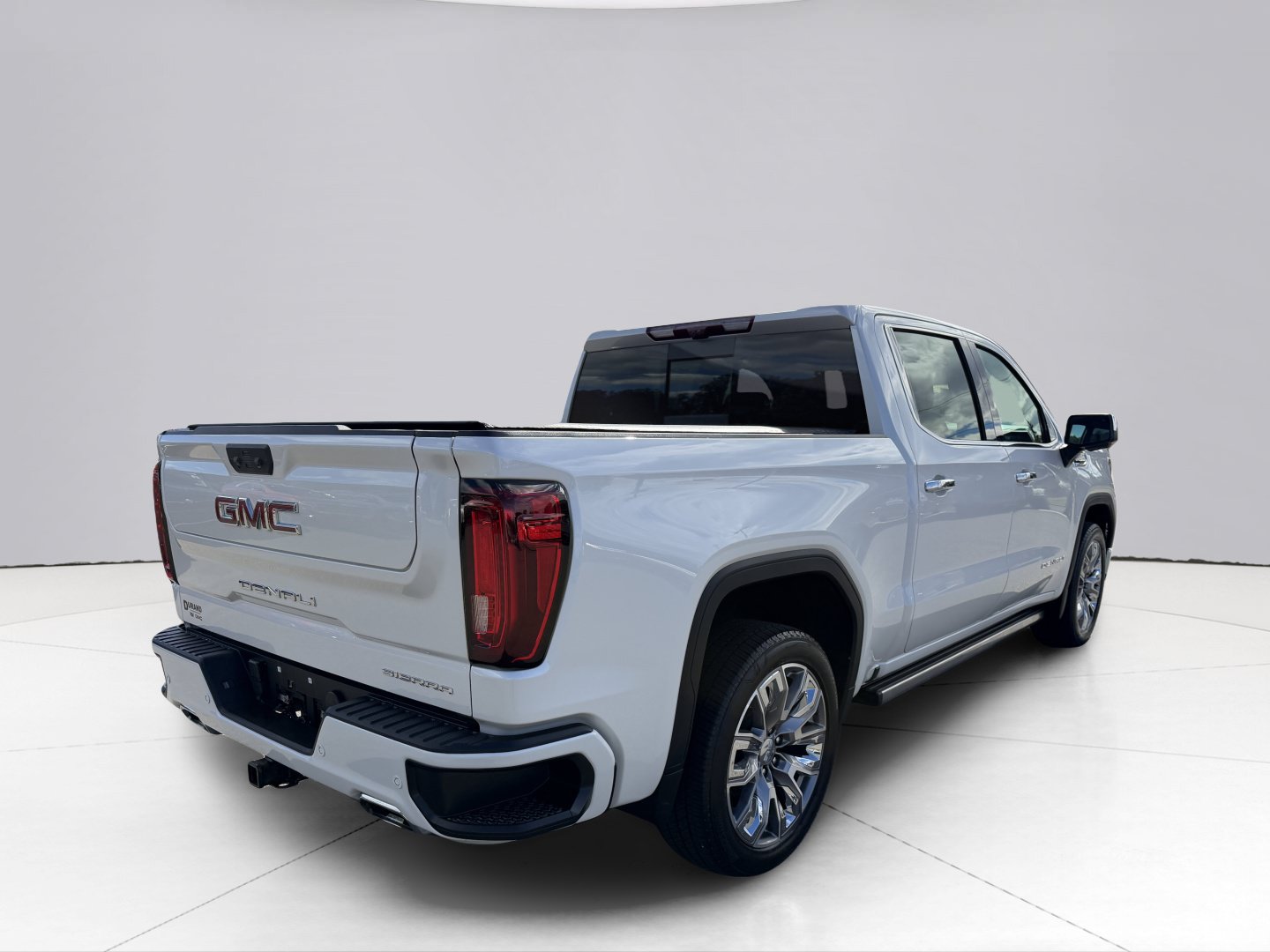 Used 2024 GMC Sierra 1500 Denali w/ Denali Reserve Package AWD/4WD image 5