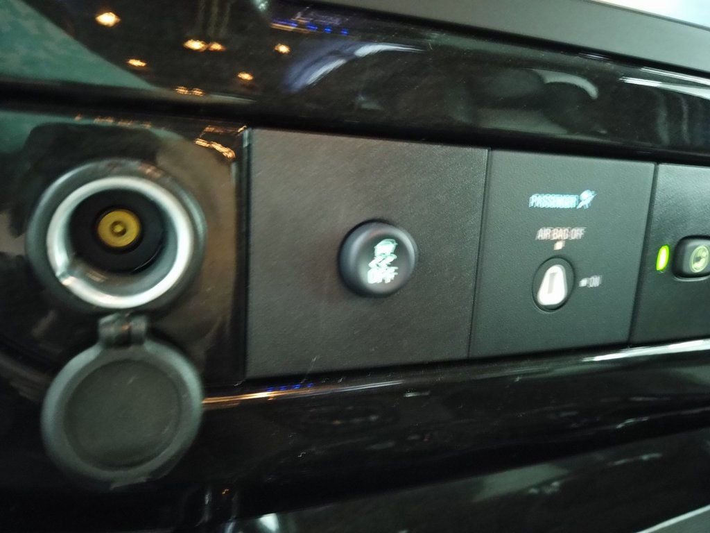 Used 2020 Chevrolet Express 2500 Extended w/ Enhanced Convenience Package image 32