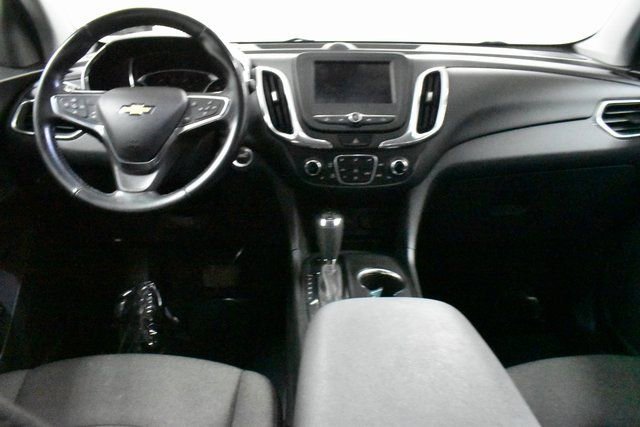 Used 2020 Chevrolet Equinox LT w/ Driver Convenience Package image 16