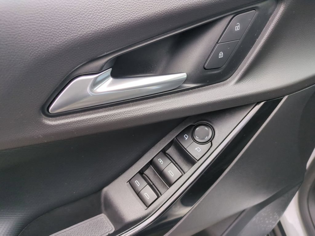 Used 2025 Chevrolet Equinox LT AWD/4WD image 13