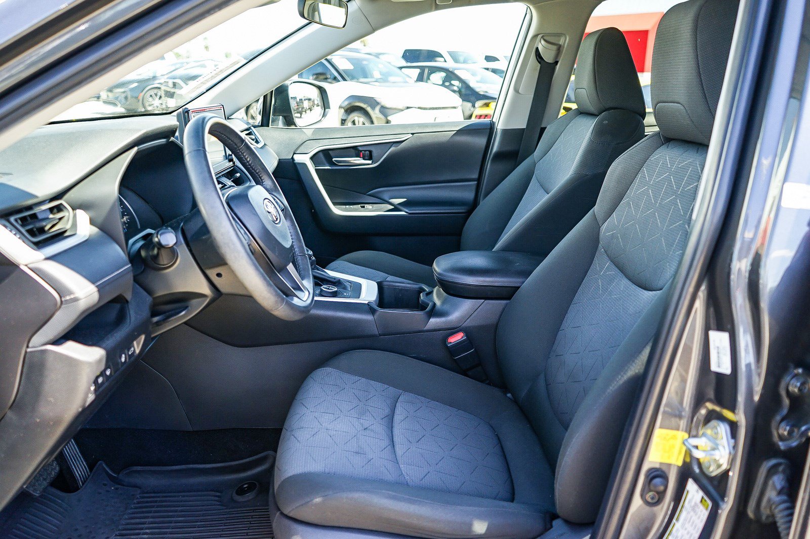 Used 2022 Toyota RAV4 XLE w/ Convenience Package AWD/4WD image 18