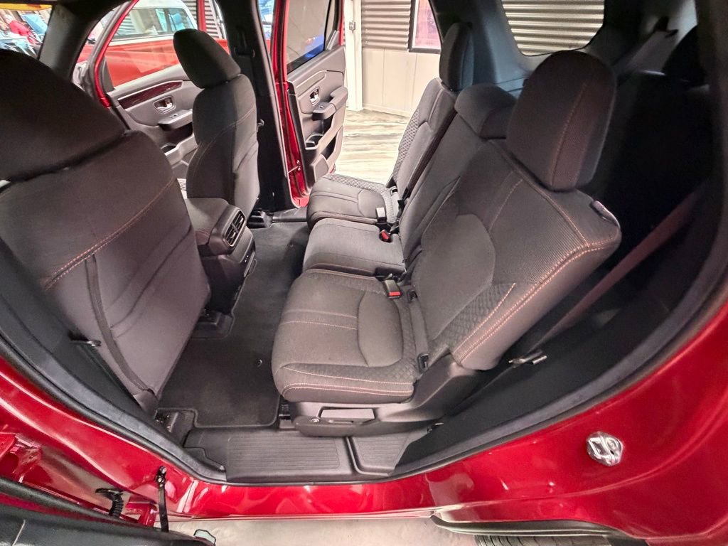 Used 2025 Honda Pilot Sport image 51