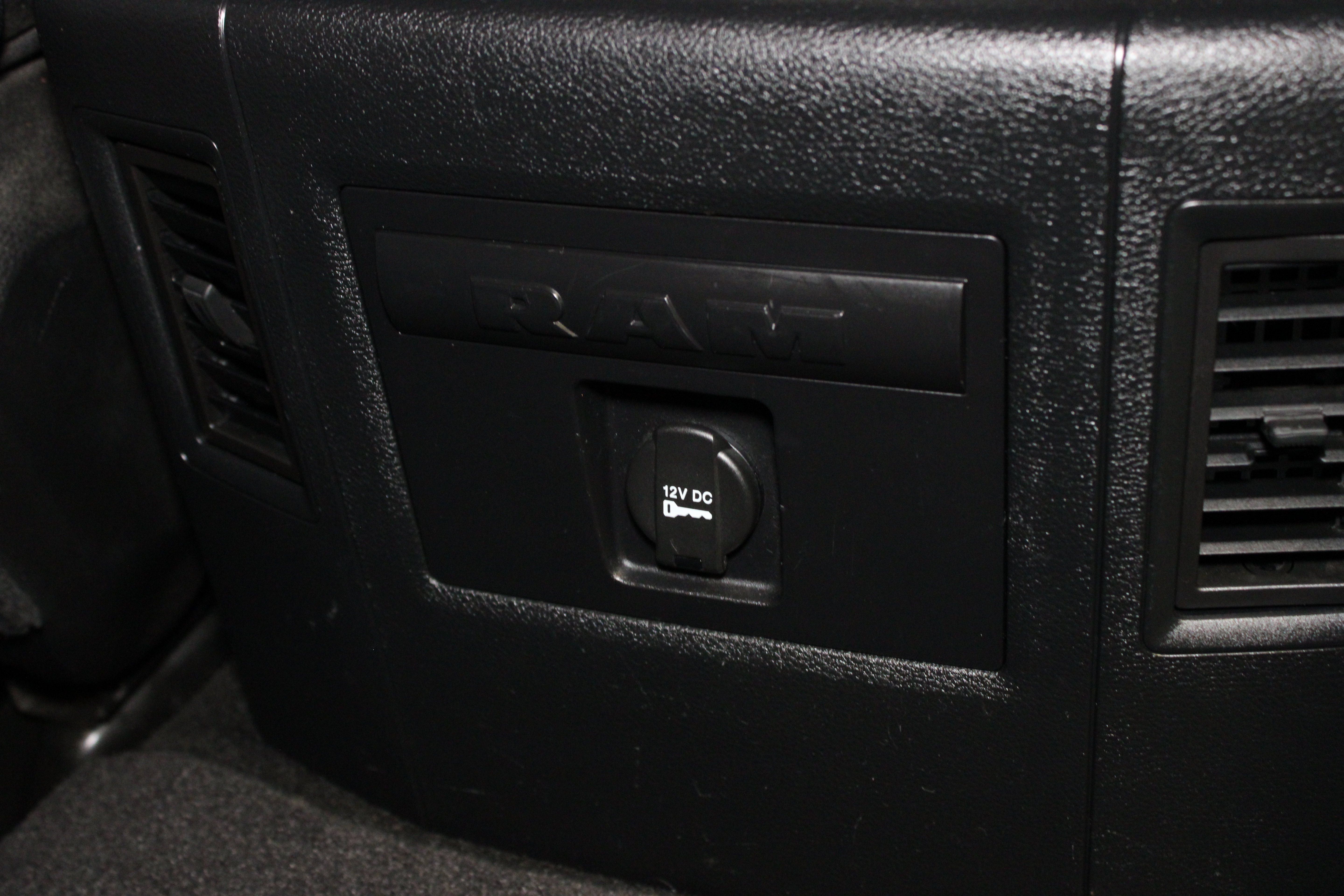 Used 2016 RAM 1500 Sport RWD image 17