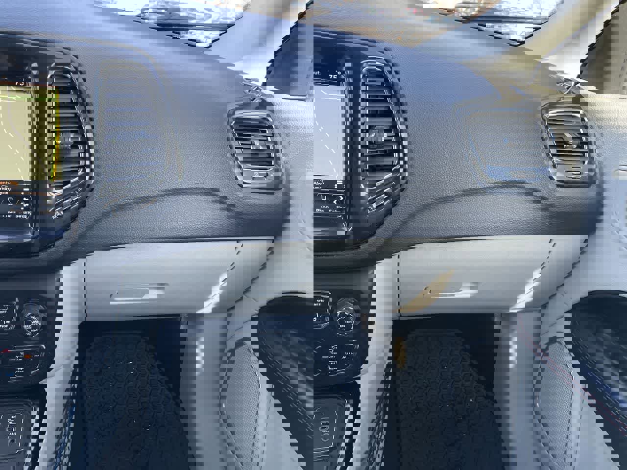 Used 2018 Jeep Compass Limited w/ Navigation Group image 16