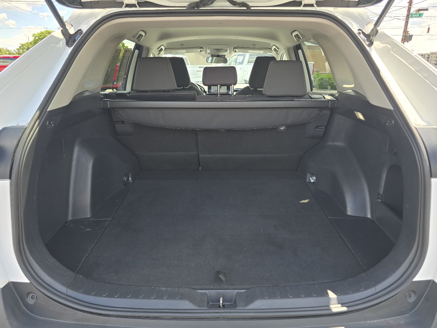 Used 2024 Toyota RAV4 XLE FWD image 22