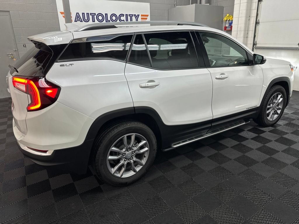 Used 2022 GMC Terrain SLT AWD/4WD image 11