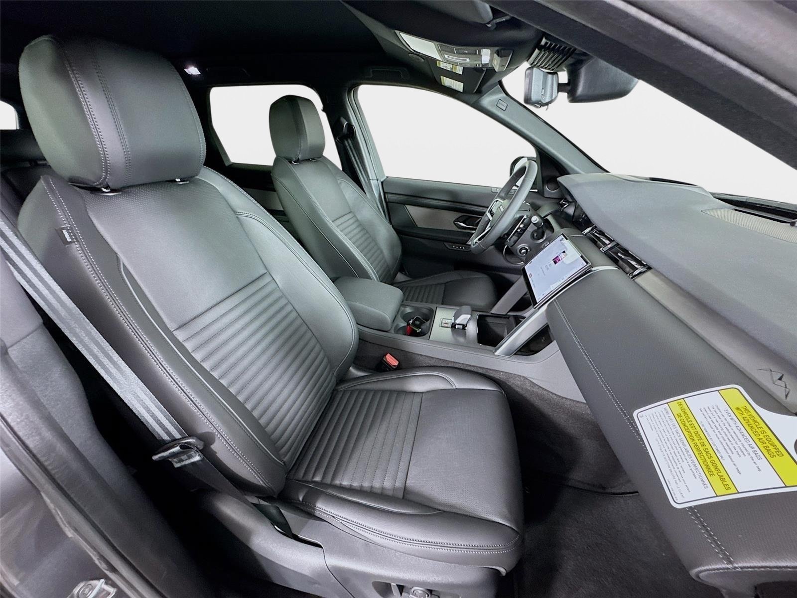 Used 2026 Land Rover Discovery Sport Landmark AWD/4WD image 30