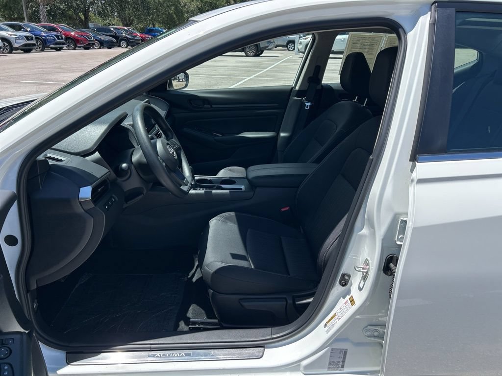 Certified 2025 Nissan Altima 2.5 S FWD image 17