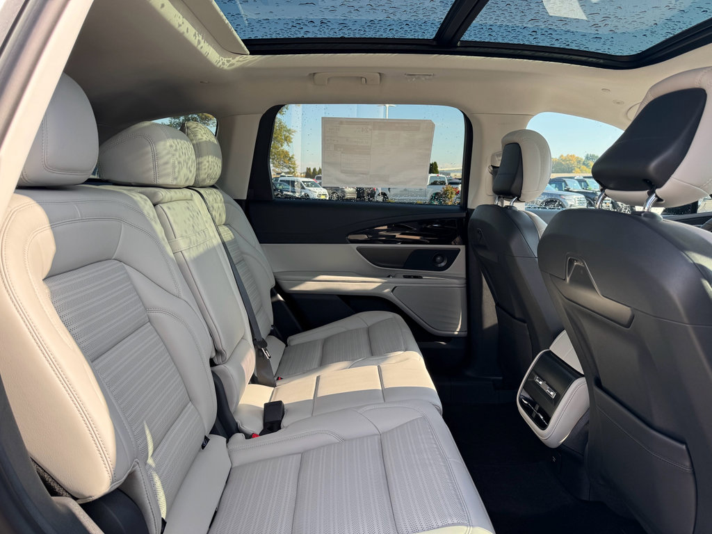 New 2026 Lincoln Nautilus Reserve w/ Jet Appearance Package image 18