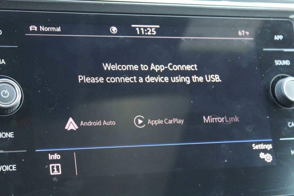 Used 2022 Volkswagen Tiguan SE R-Line image 39