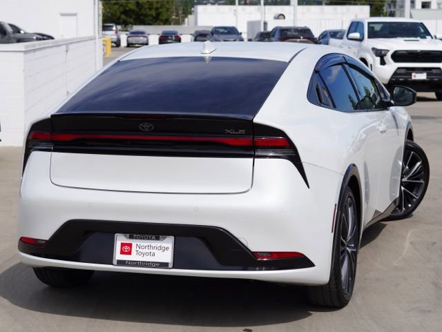 Used 2023 Toyota Prius XLE image 7