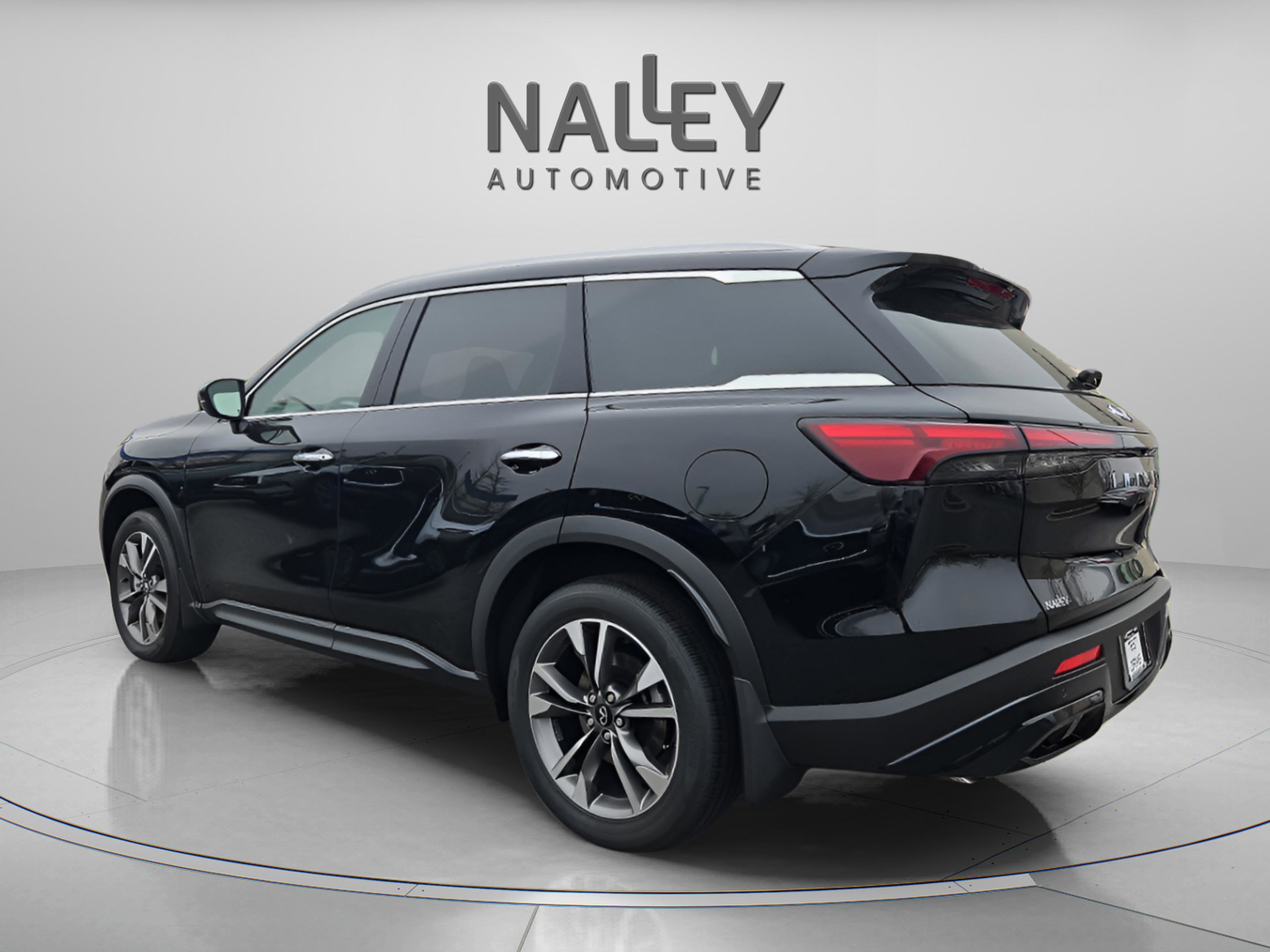 Certified 2025 INFINITI QX60 Luxe image 4