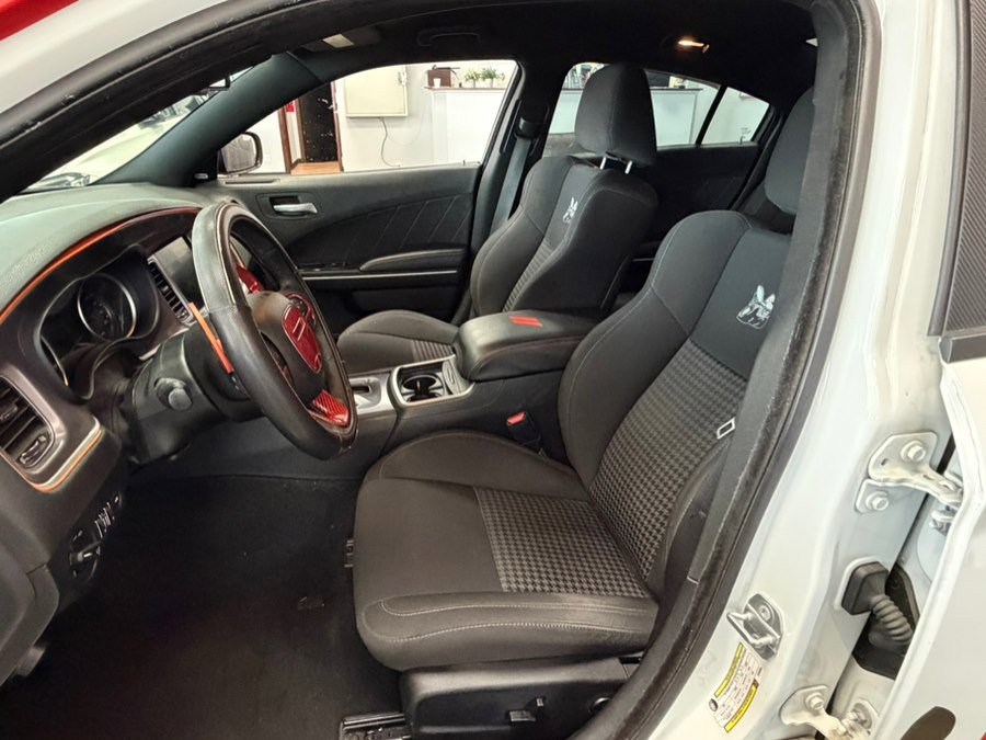 Used 2019 Dodge Charger Scat Pack w/ Navigation & Travel Group RWD image 18