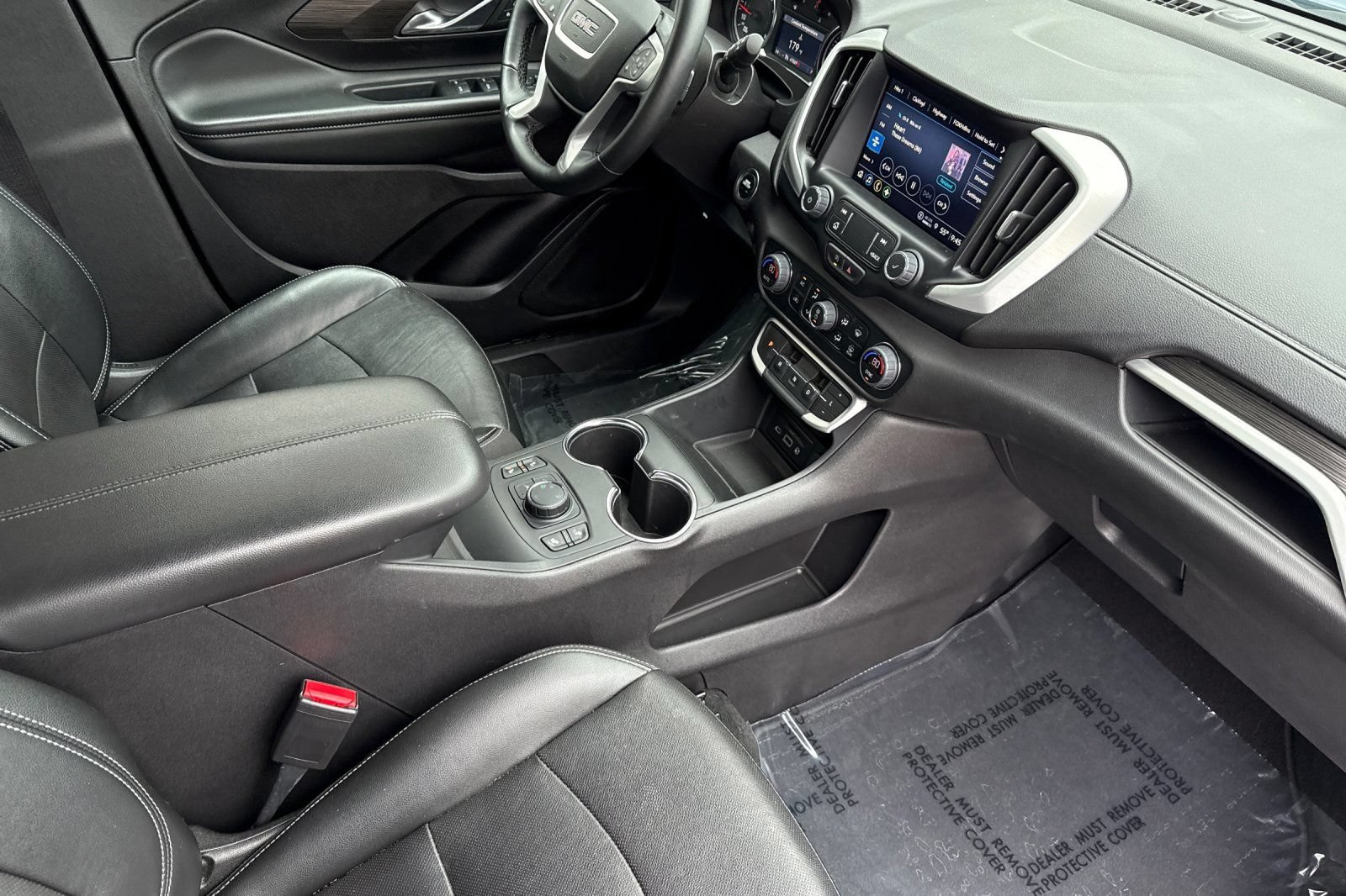 Used 2024 GMC Terrain SLT AWD/4WD image 16