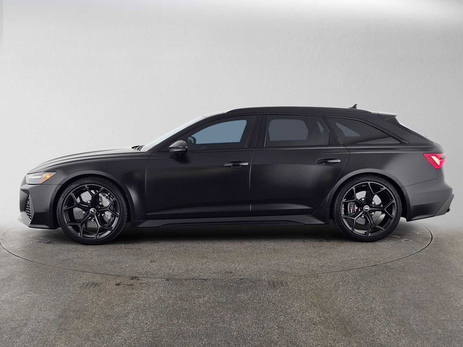 Used 2025 Audi RS 6 performance w/ Matte Carbon Package AWD/4WD image 2