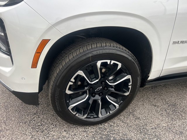 Certified 2025 Chevrolet Suburban High Country image 10