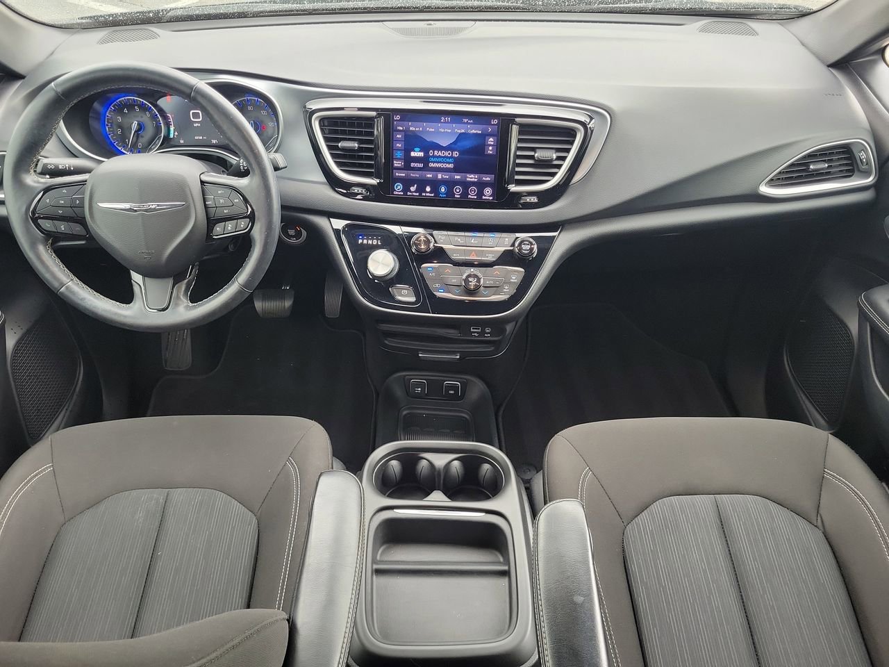 Used 2020 Chrysler Pacifica Touring w/ Advanced Safetytec Group image 15