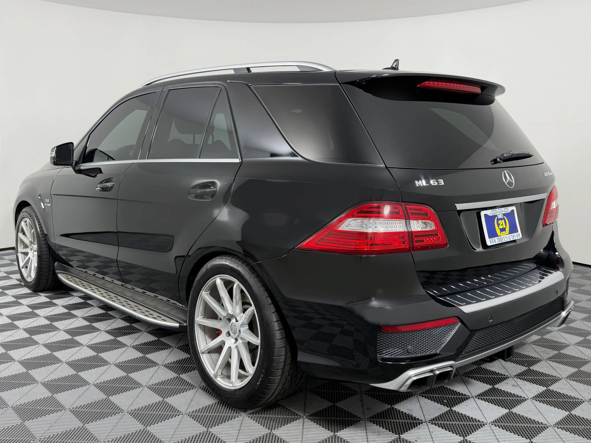 Used 2013 Mercedes-Benz ML 63 AMG 4MATIC image 8