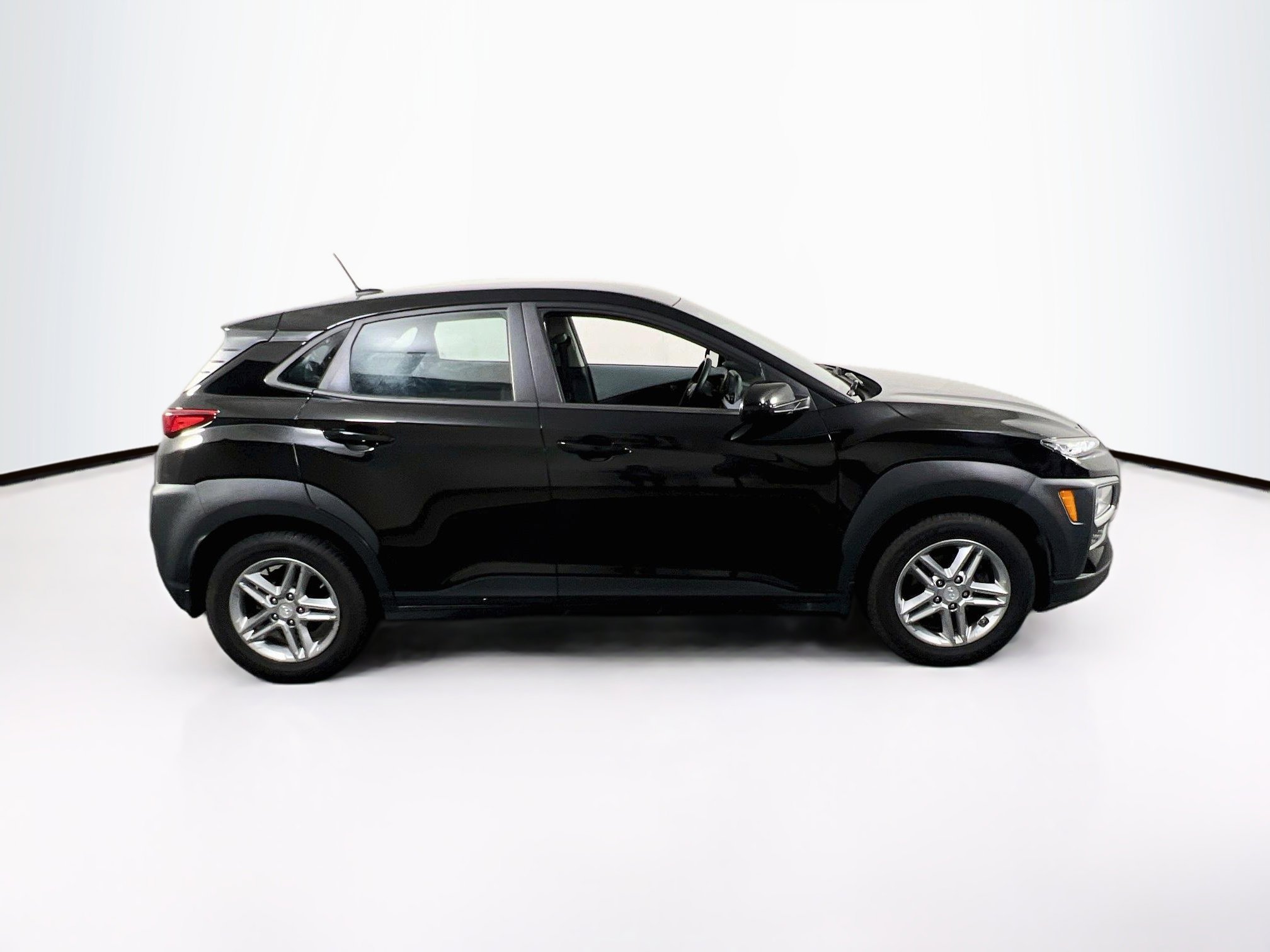 Used 2021 Hyundai Kona SE FWD image 4