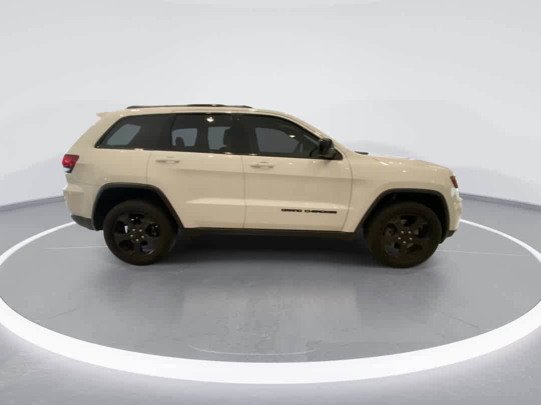 Used 2021 Jeep Grand Cherokee Freedom Edition AWD/4WD image 9