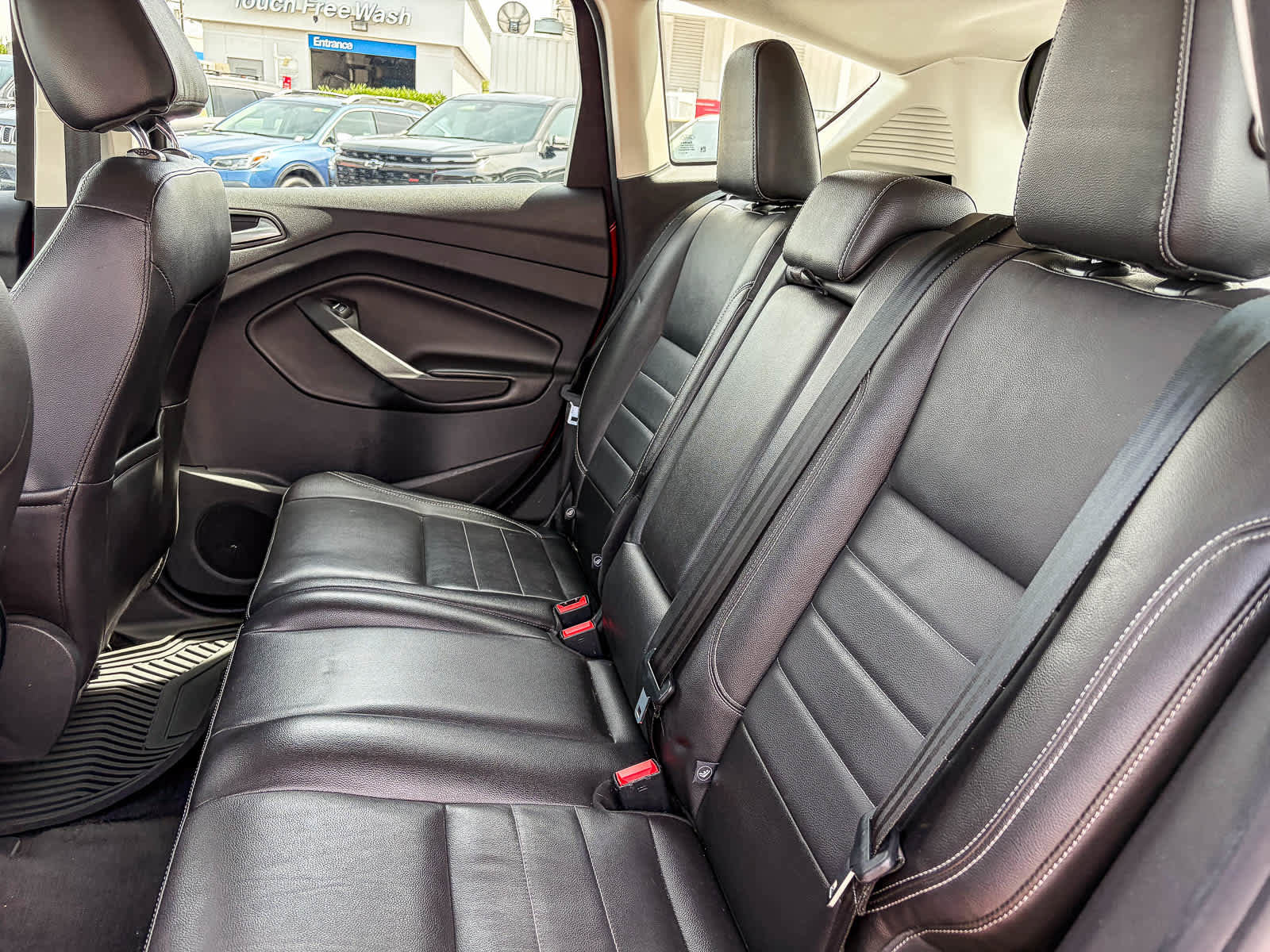 Used 2014 Ford C-MAX Energi SEL w/ Equipment Group 302A FWD image 17