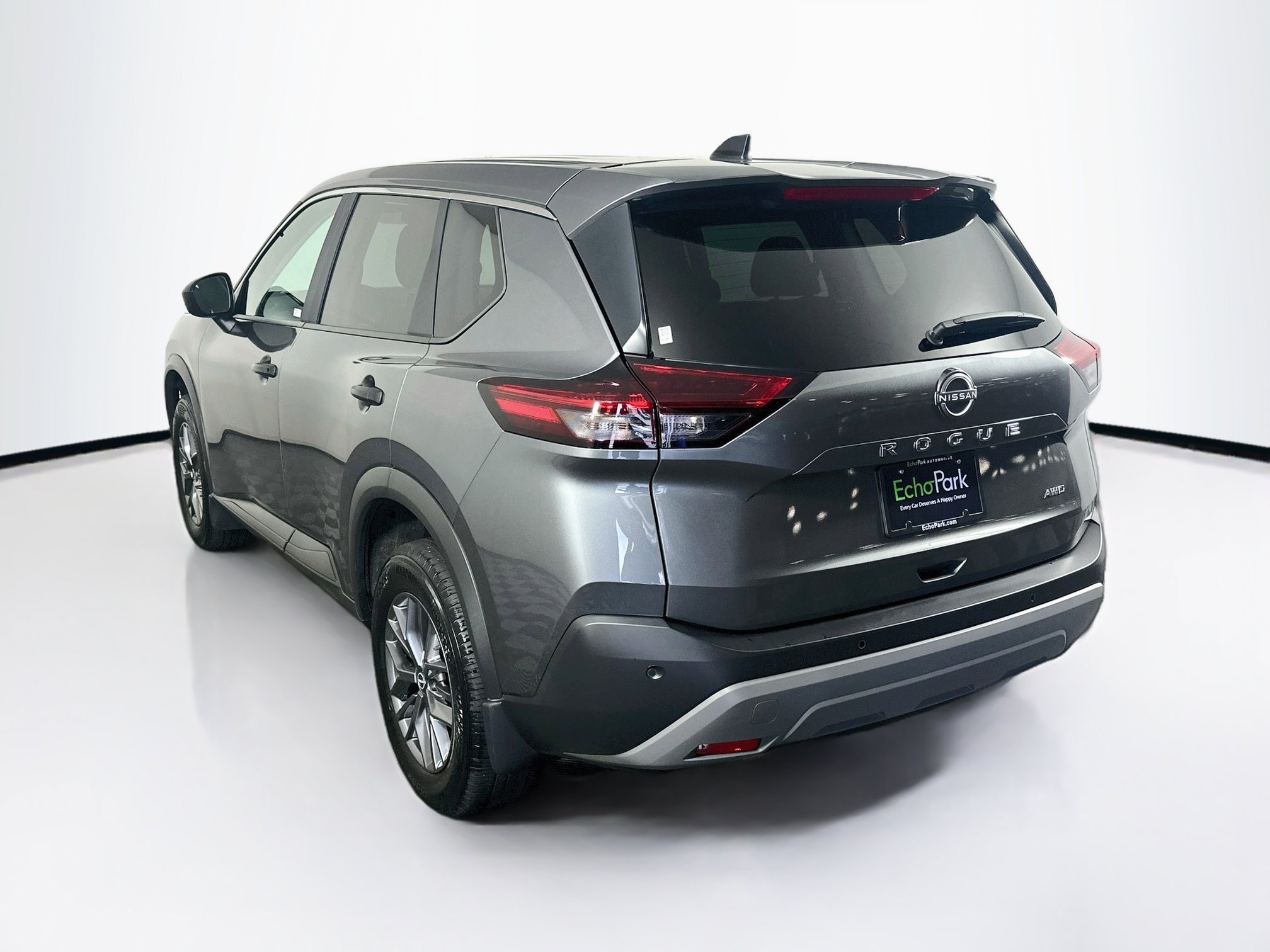 Used 2023 Nissan Rogue S AWD/4WD image 5