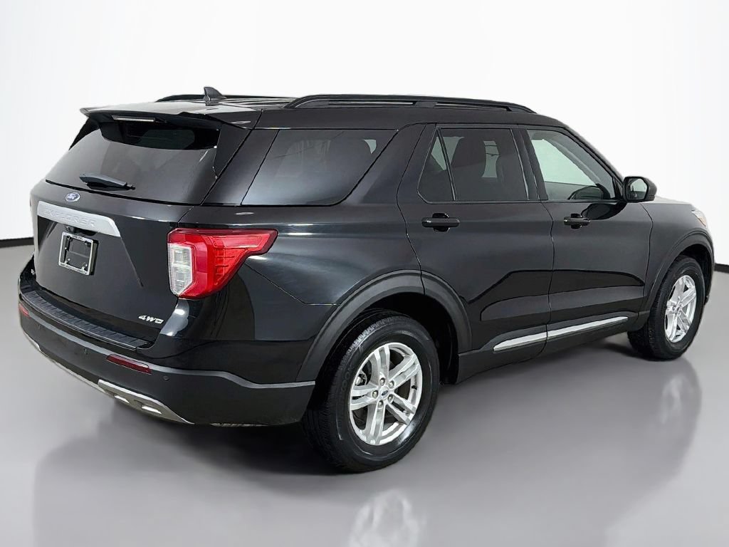 Used 2023 Ford Explorer XLT w/ Equipment Group 202A AWD/4WD image 12
