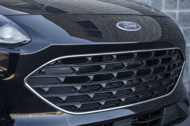 Used 2022 Ford Escape SE w/ SE Sport Appearance Package image 16