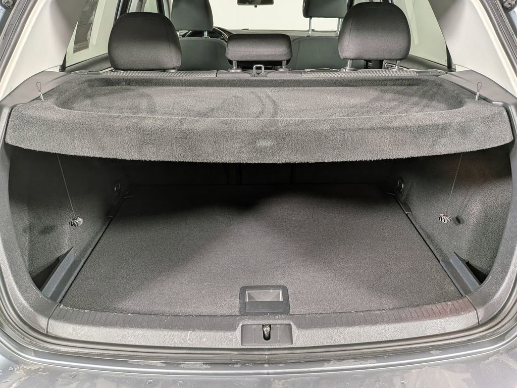 Used 2019 Volkswagen Golf S image 11