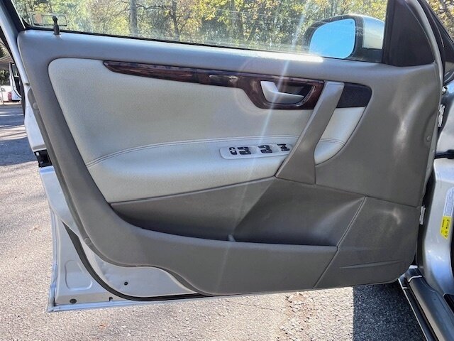 Used 2006 Volvo V70 2.5T FWD image 7