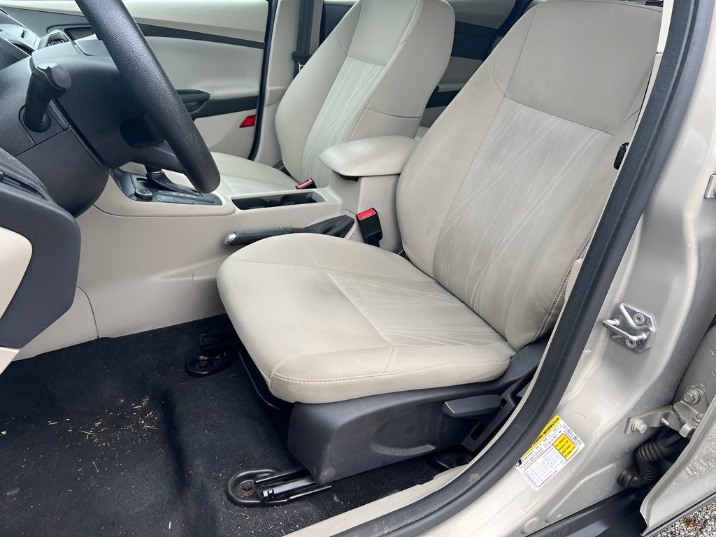 Used 2016 Ford Focus SE FWD image 14