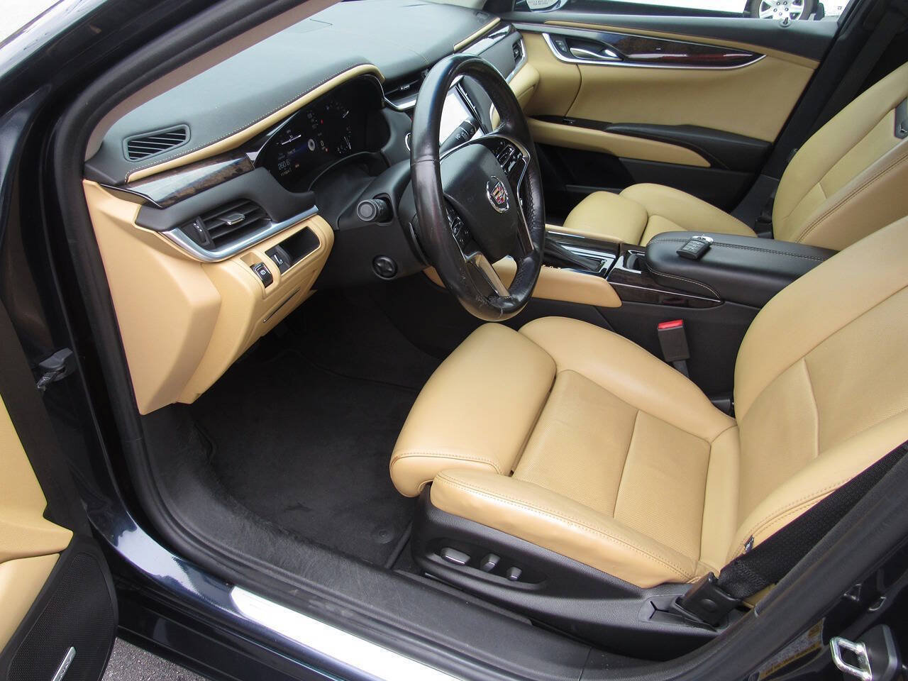 Used 2013 Cadillac XTS Luxury w/ Driver Awareness Package FWD image 18