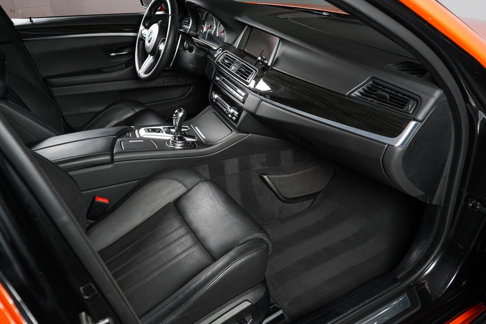 Used 2014 BMW M5 RWD image 56