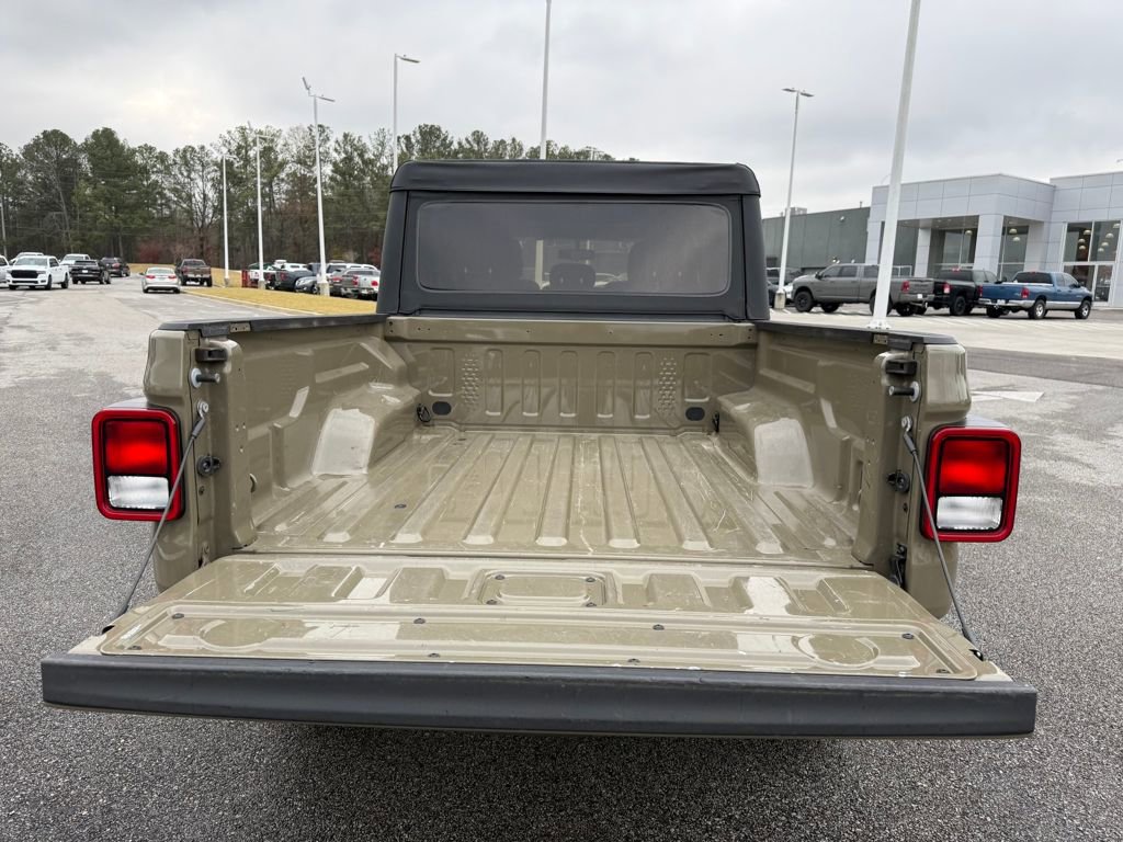 Used 2020 Jeep Gladiator Sport image 19