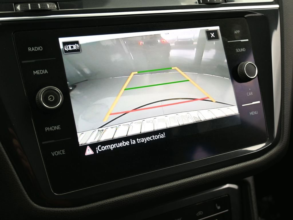 Used 2022 Volkswagen Tiguan SE R-Line image 25