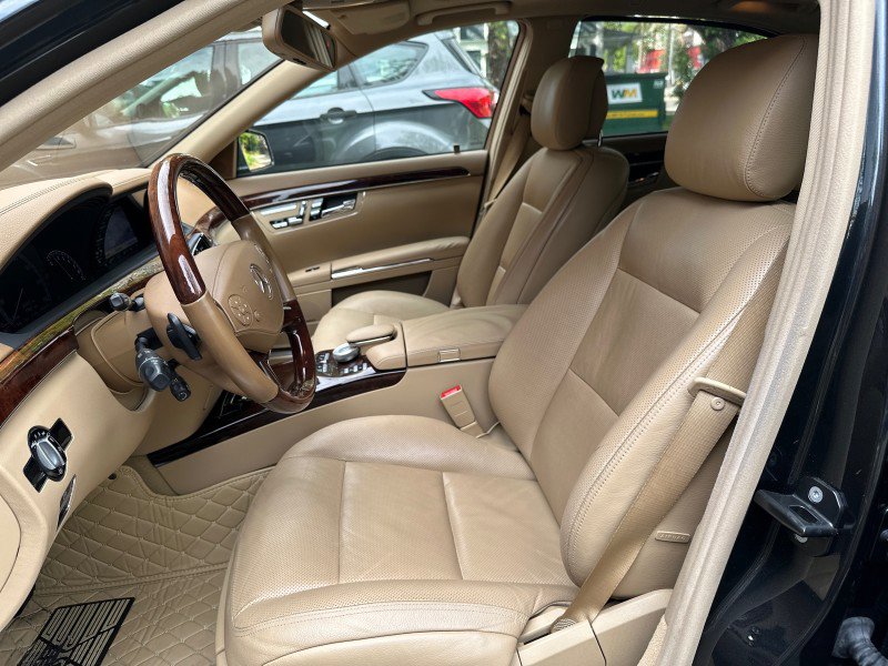 Used 2011 Mercedes-Benz S 550 4MATIC image 16
