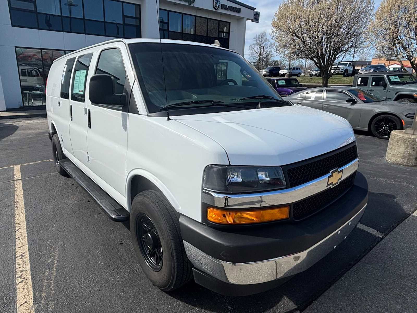 Used 2022 Chevrolet Express 2500 w/ Driver Convenience Package image 3